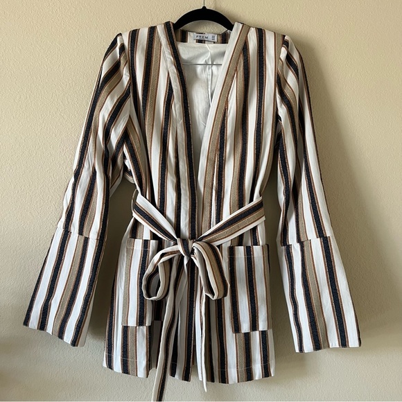 Prem the Label Striped Neutral Blazer Shorts Suit Set, size S - Picture 4 of 16